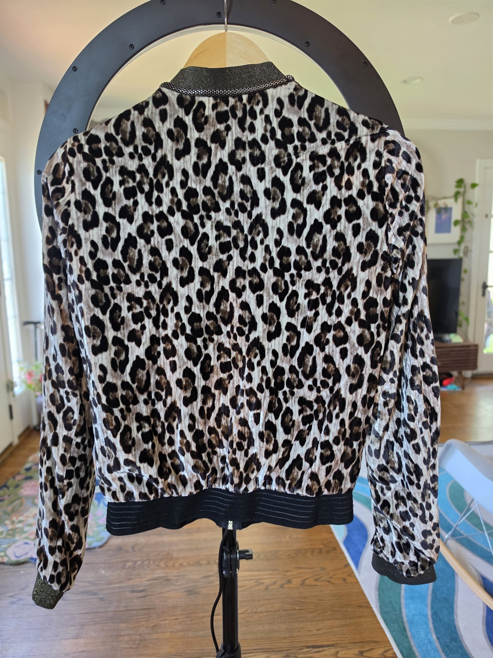 T Tahari Leopard-Print Bomber Jacket in Black and Brown Size Xs - Picture 8 of 12